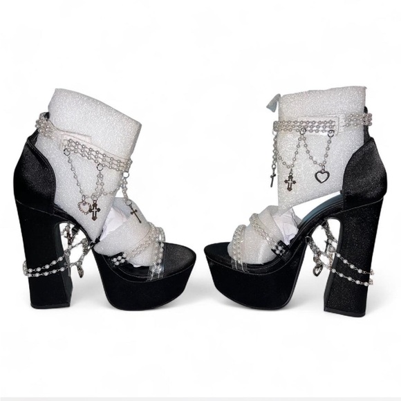 Sugar Thrillz Shoes - NWOB Sugar Thrillz Sz 9 Black Platform Heels with White Pearl Chains and Charms